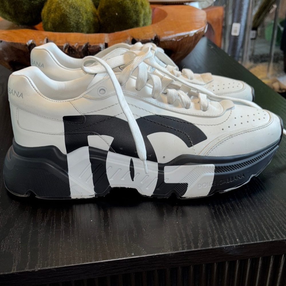 Dolce & Gabbana White and Black Sneakers